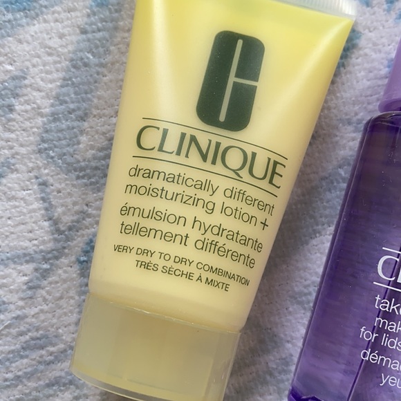 Clinique Moisturizer & Makeup Remover - Picture 2 of 4